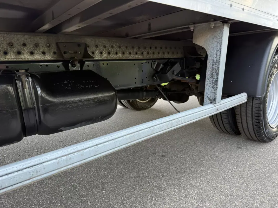 Iveco Daily 2019 - 28990 EUR, 175000 km - 175000km - foto 23 de 27