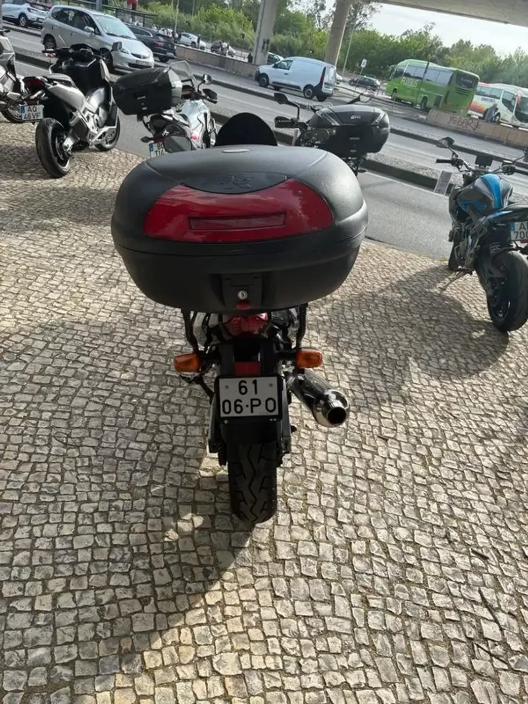 Suzuki GSX 1250FA 2000 - 1900 EUR, 41199 km - AUTO.MOTO.pt - 41199km - foto 4 de 18