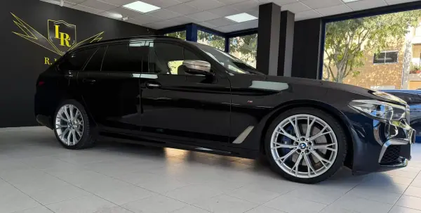 BMW M550d 2018 — foto 3 de 43