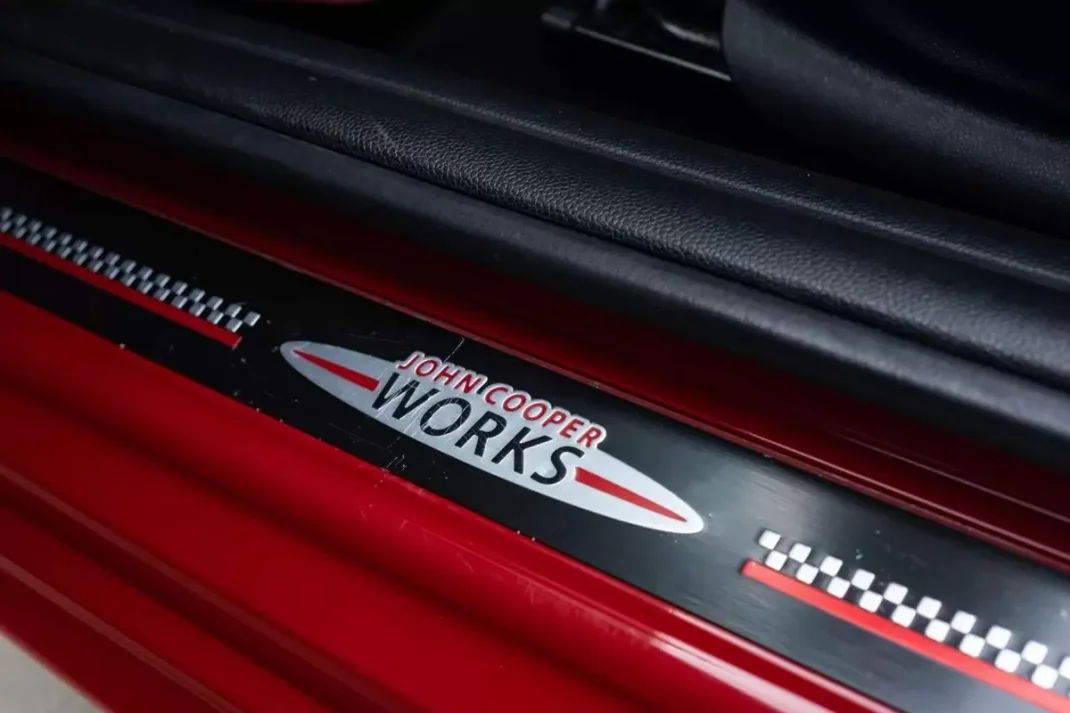 MINI Cooper 2021 - 25999 EUR, 94000 km - AUTO.MOTO.pt - 94000km - foto 20 de 38