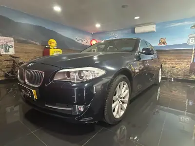 BMW 520 2011 - 10500 EUR, 368699 km - AUTO.MOTO.pt - 368699km - foto 3 de 23