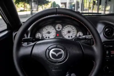 Mazda MX-5 2002 - 11750 EUR, 222949 km - AUTO.MOTO.pt - 222949km - foto 13 de 28