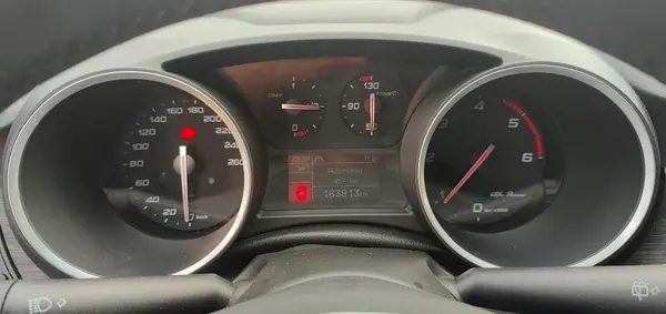 Alfa Romeo Giulietta 2019 - 14900 EUR, 163000 km - AUTO.MOTO.pt - 163000km - foto 11 de 15