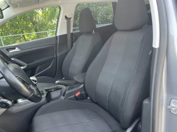 Peugeot 308 SW 2016 - 14000 EUR, 156000 km - AUTO.MOTO.pt - 156000km - foto 7 de 9