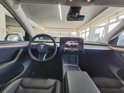 Tesla Model Y 2023 - 38900 EUR, 39000 km - AUTO.MOTO.pt - 39000km - foto 33 de 33