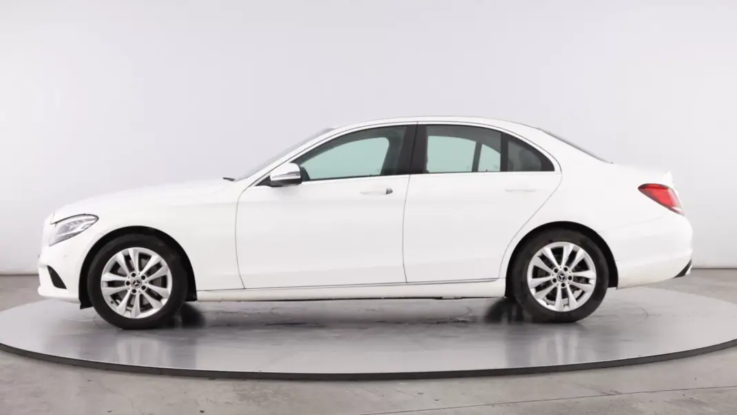 Mercedes-Benz C 300 2019 - 27990 EUR, 120000 km - AUTO.MOTO.pt - 120000km - foto 2 de 16