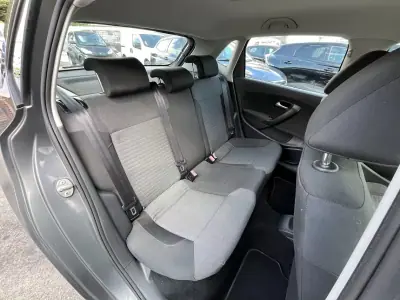 Volkswagen Polo 2009 - 6750 EUR, 237000 km - AUTO.MOTO.pt - 237000km - foto 28 de 41