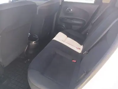 Nissan Juke 2013 - 9900 EUR, 175575 km - AUTO.MOTO.pt - 175575km - foto 19 de 27