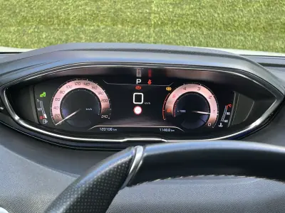 Peugeot 3008 2019 - 22250 EUR, 119000 km - AUTO.MOTO.pt - 119000km - foto 18 de 37