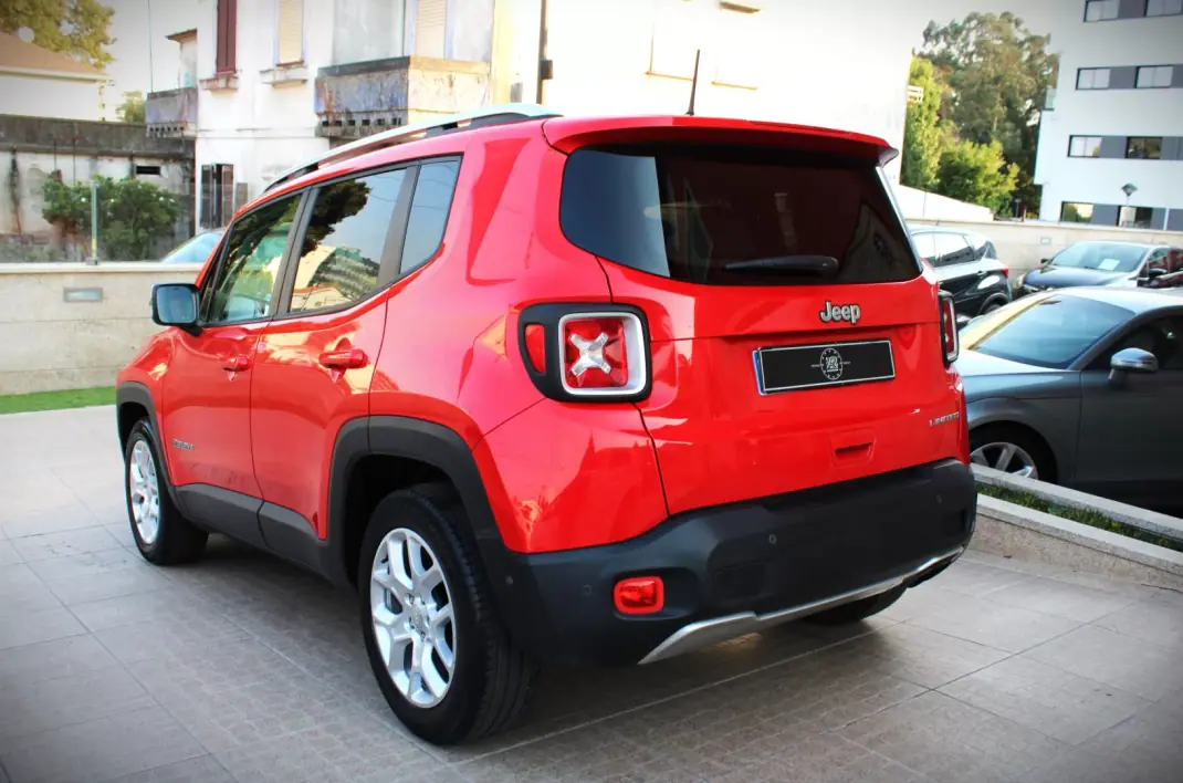 Jeep Renegade 2018 - 14990 EUR, 116000 km - AUTO.MOTO.pt - 116000km - foto 4 de 36