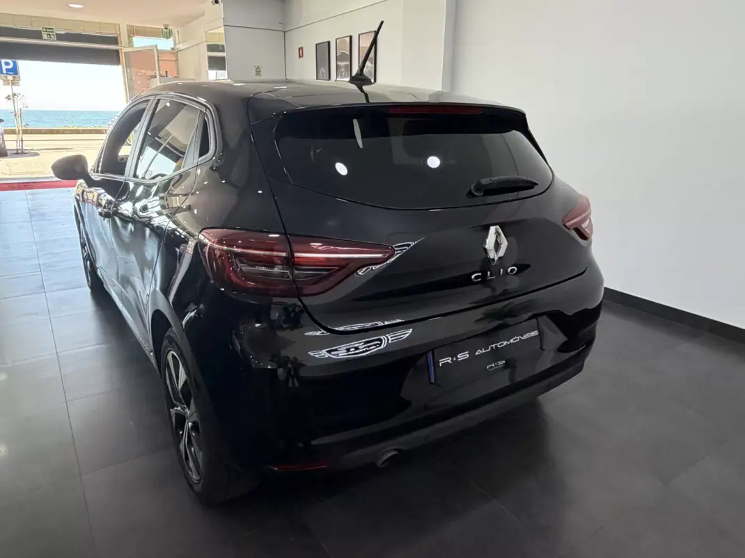Renault Clio 2021 - 14490 EUR, 170000 km - AUTO.MOTO.pt - 170000km - foto 5 de 18