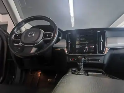 Volvo V90 2017 - 23500 EUR, 131000 km - AUTO.MOTO.pt - 131000km - foto 21 de 39