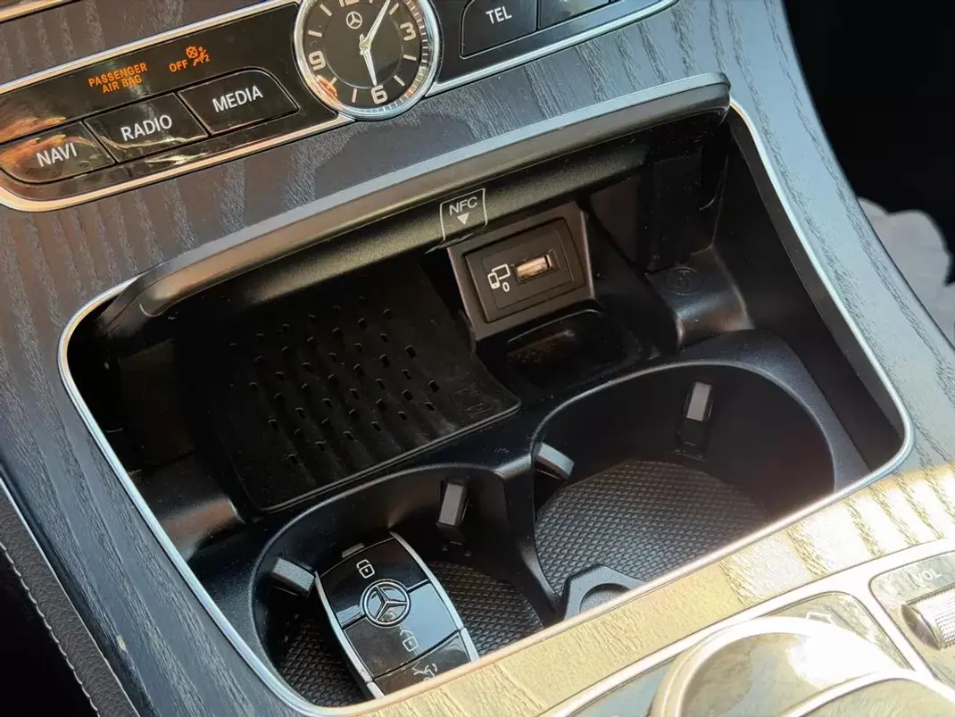 Mercedes-Benz E 300 2019 - 25900 EUR, 138000 km - 138000km - foto 24 de 33
