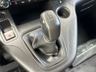 Peugeot PARTNER 1.6 BLUEHDI 3 LUGARES 2019 - 13900 EUR, 97000 km - AUTO.MOTO.pt - 97000km - foto 27 de 34