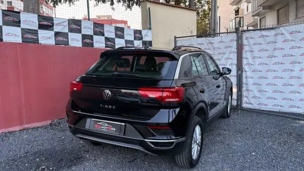 Volkswagen T-Roc 2021 - 17900 EUR, 169000 km - AUTO.MOTO.pt - 169000km - foto 6 de 13