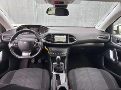 Peugeot 308 SW 2014 - 8950 EUR, 160000 km - AUTO.MOTO.pt - 160000km - foto 5 de 25