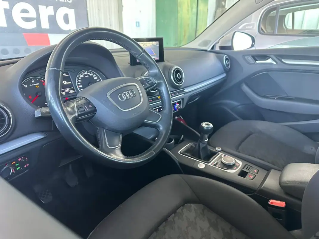 Audi A3 Sportback 2015 - 15900 EUR, 151923 km - AUTO.MOTO.pt - 151923km - foto 11 de 30