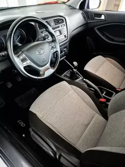 Hyundai i20 2016 - 10850 EUR, 122493 km - AUTO.MOTO.pt - 122493km - foto 5 de 8