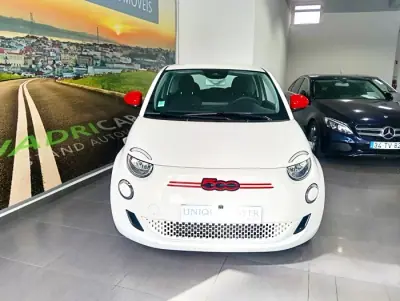 Fiat 500e 2022 - 14990 EUR, 10540 km - 10540km - foto 2 de 53
