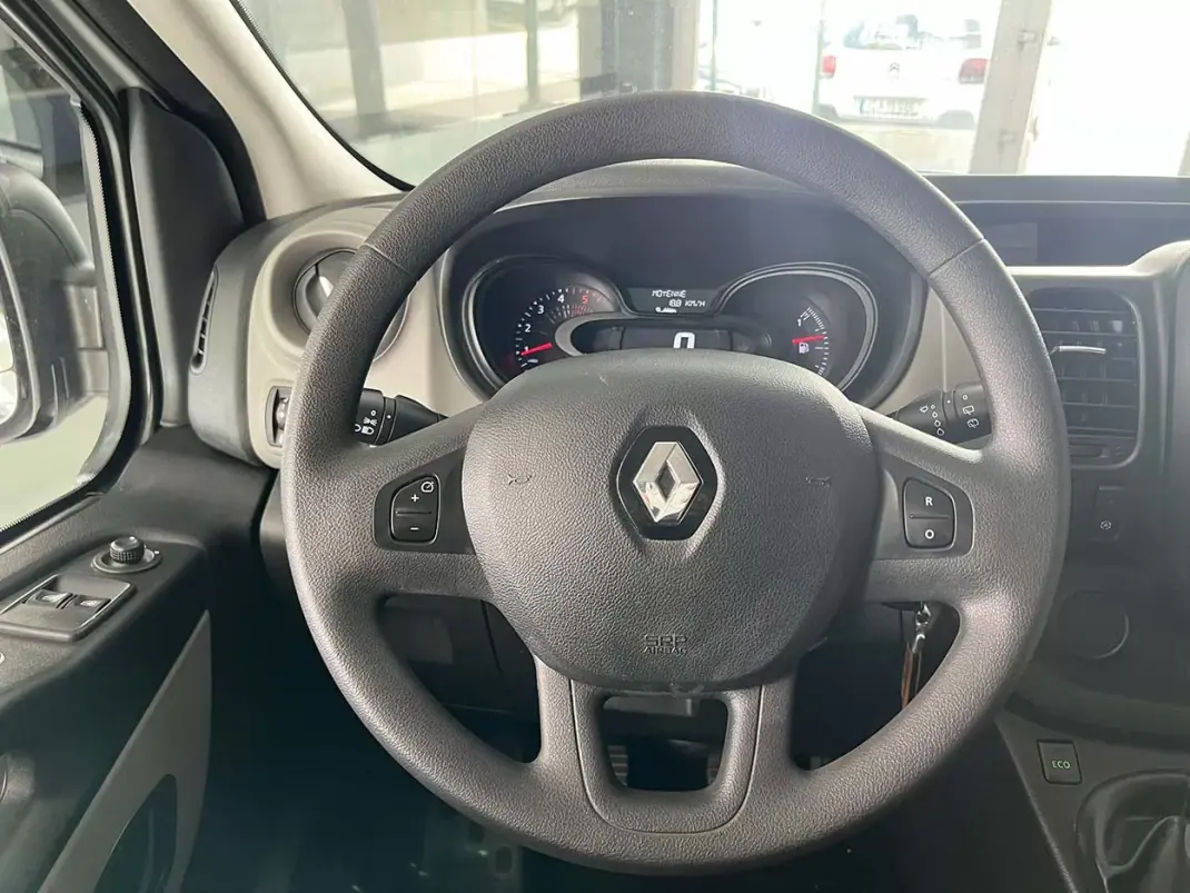 Renault Trafic 2018 - 21600 EUR, 47763 km - 47763km - foto 8 de 24