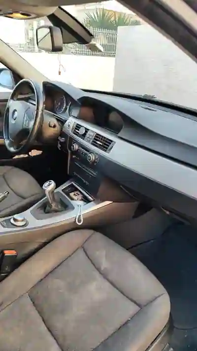 BMW 318 2008 - 4949 EUR, 390000 km - AUTO.MOTO.pt - 390000km - foto 8 de 9
