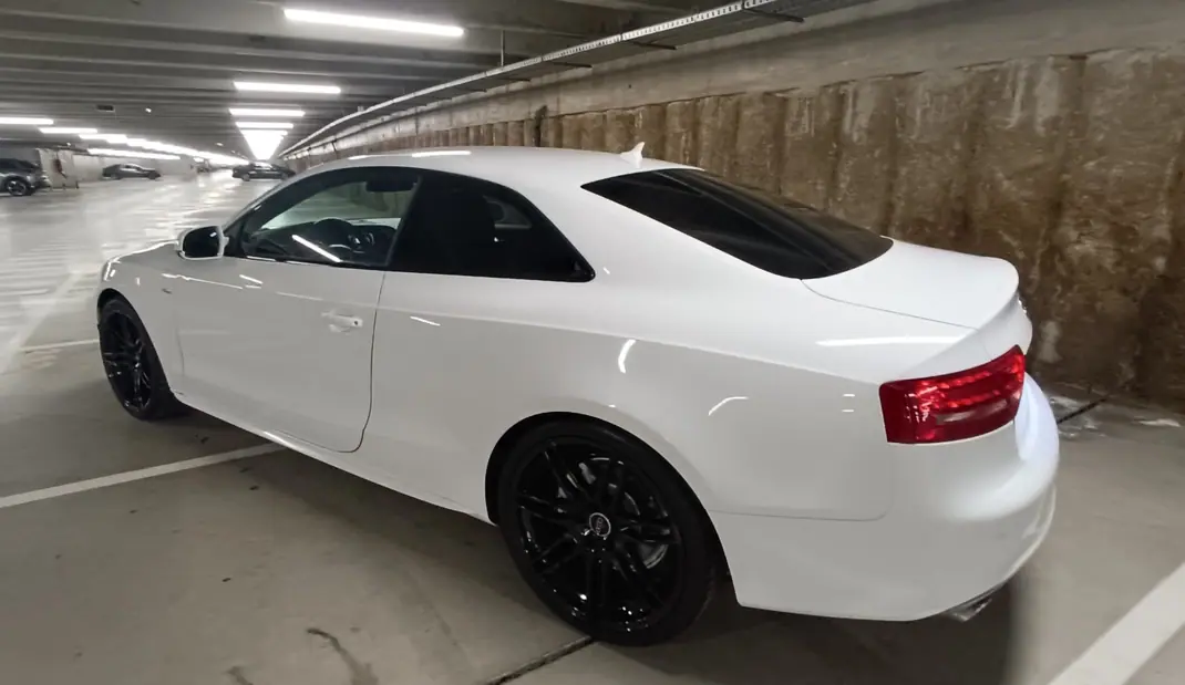 Audi A5 2010 - 15750 EUR, 276000 km - AUTO.MOTO.pt - 276000km - foto 2 de 19