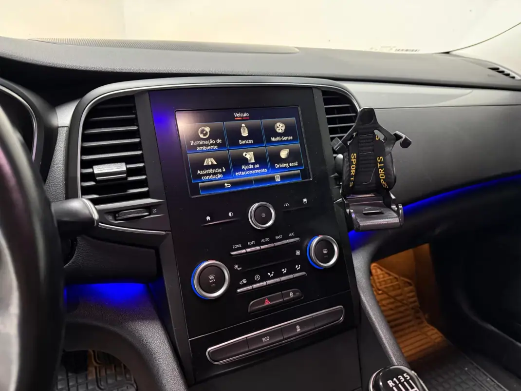 Renault Talisman Sport Tourer 2016 - 10250 EUR, 228000 km - AUTO.MOTO.pt - 228000km - foto 13 de 23