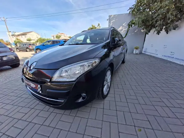 Renault Mégane Sport Tourer 1.5 dCi Dynamique S SS 2009 Diesel — 194 163 km · Viseu Renault Mégane Sport Tourer 1.5 dCi Dynamique S SS 2009 Diesel