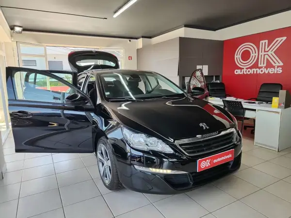 Peugeot 308 2014 - 9450 EUR, 199000 km - AUTO.MOTO.pt - 199000km - foto 19 de 32