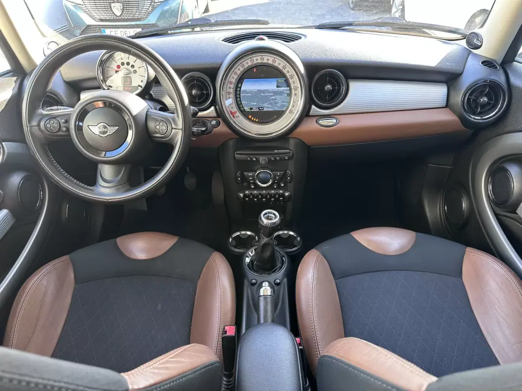 MINI Cooper 2012 - 10500 EUR, 210000 km - AUTO.MOTO.pt - 210000km - foto 17 de 40