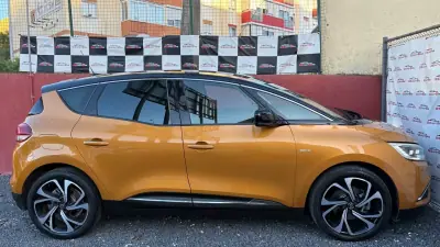 Renault Scénic 2019 - 16900 EUR, 69000 km - AUTO.MOTO.pt - 69000km - foto 7 de 12