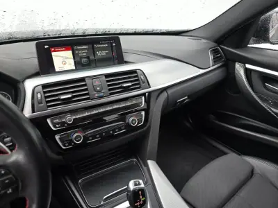 BMW 330 2017 - 18990 EUR, 115000 km - AUTO.MOTO.pt - 115000km - foto 21 de 40