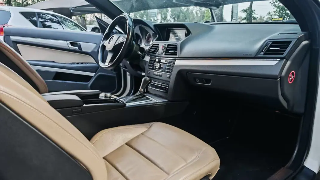 Mercedes-Benz E 250 2010 - 18850 EUR, 170781 km - AUTO.MOTO.pt - 170781km - foto 15 de 17