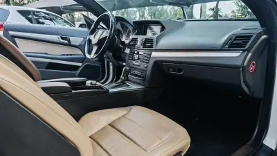 Mercedes-Benz E 250 2010 - 18850 EUR, 170781 km - AUTO.MOTO.pt - 170781km - foto 15 de 17