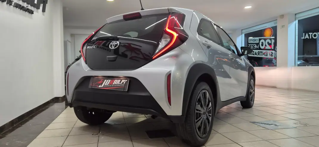 Toyota Aygo X 2023 - 14990 EUR, 63745 km - 63745km - foto 7 de 37