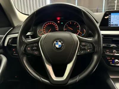 BMW 520 2018 - 24990 EUR, 153000 km - AUTO.MOTO.pt - 153000km - foto 21 de 52