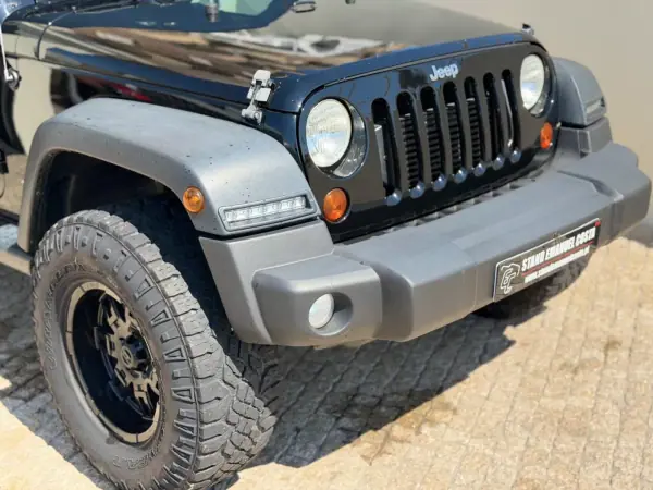 Jeep Wrangler Unlimited 2013 - 43500 EUR, 160952 km - 160952km - foto 4 de 13