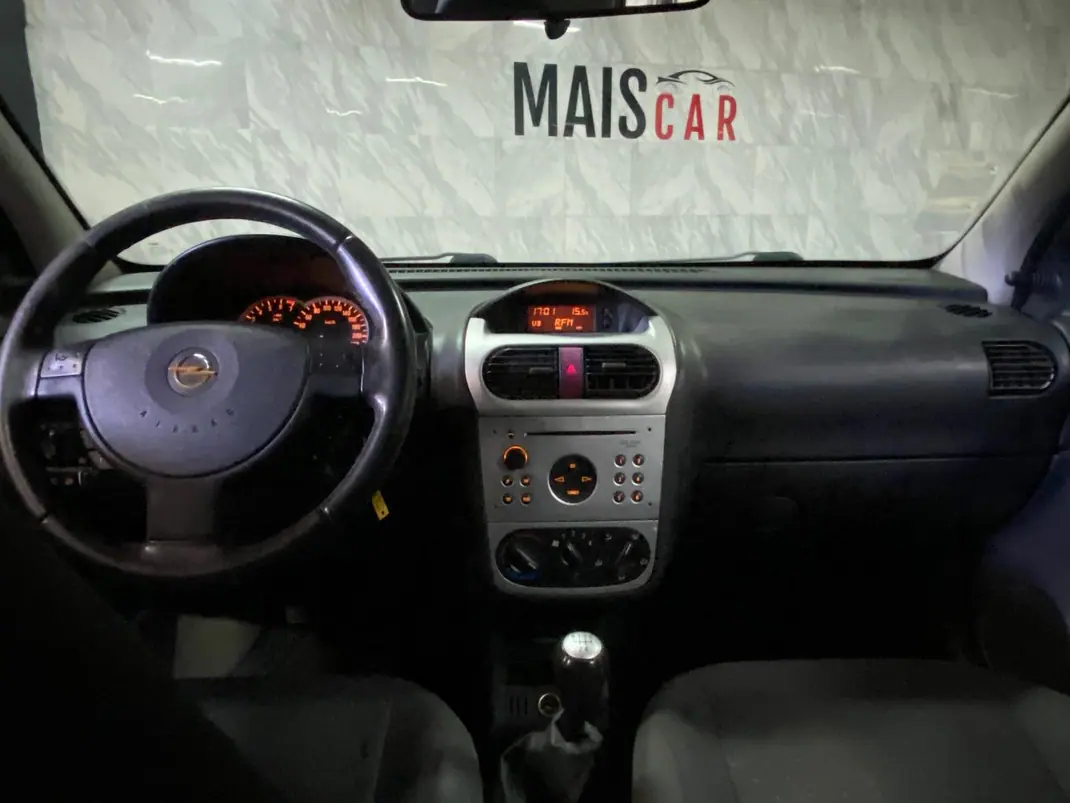 Opel Corsa 2003 - 1250 EUR, 250000 km - AUTO.MOTO.pt - 250000km - foto 10 de 21
