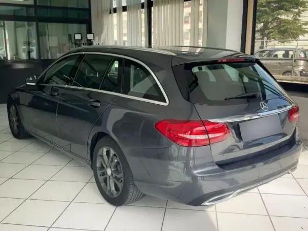 Mercedes-Benz C 200 2016 - 16900 EUR, 148161 km - AUTO.MOTO.pt - 148161km - foto 4 de 15
