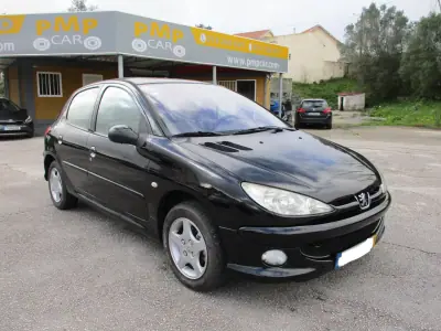 Peugeot 206 2004 - 3900 EUR, 168000 km - AUTO.MOTO.pt - 168000km - foto 4 de 10