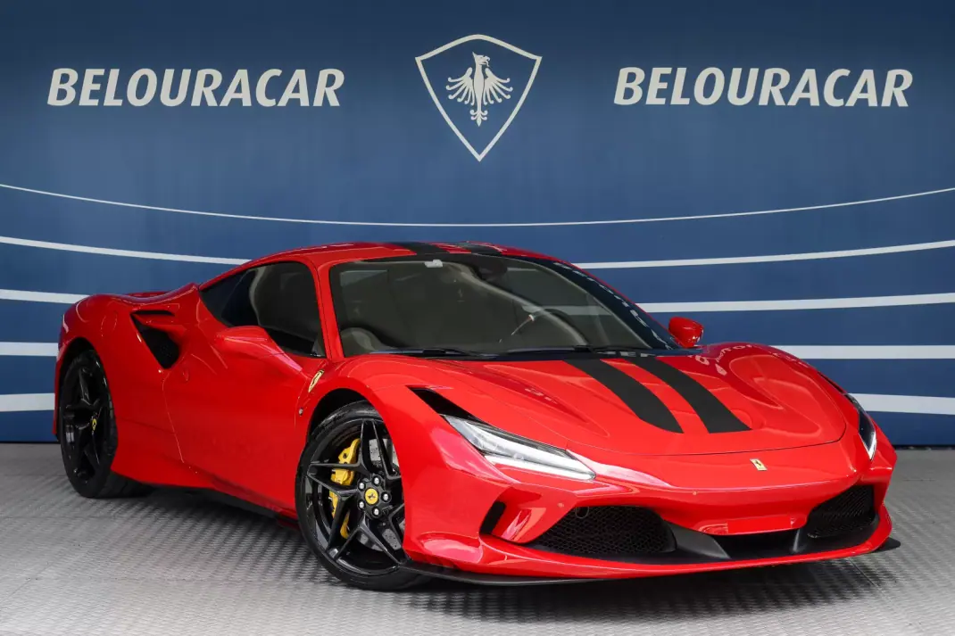 Ferrari F8 Tributo 2023 - 390000 EUR, 17392 km - AUTO.MOTO.pt - 17392km - foto 1 de 22