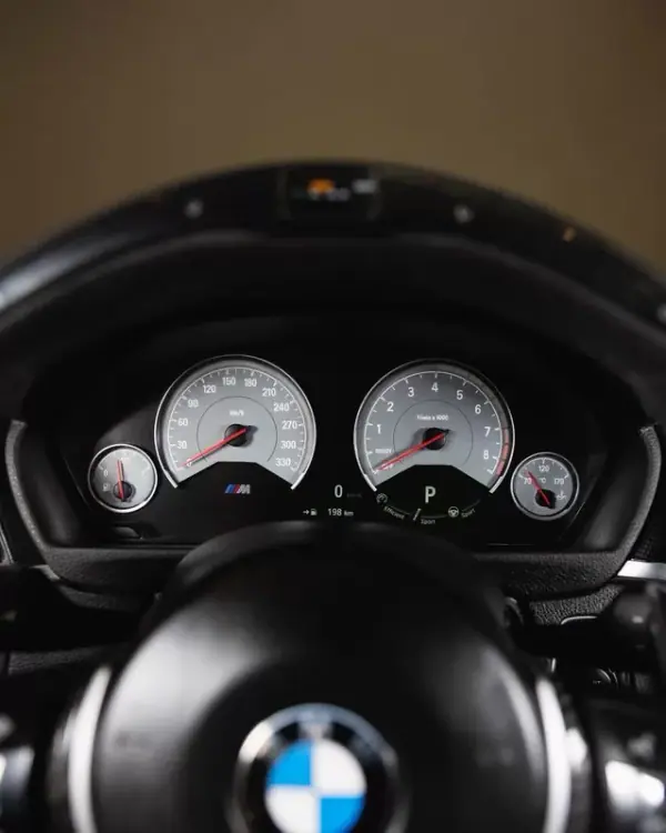 BMW M4 2015 - 67950 EUR, 87000 km - AUTO.MOTO.pt - 87000km - foto 32 de 35