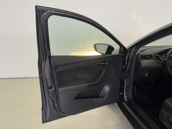 SEAT Ibiza 2019 - 11450 EUR, 70284 km - AUTO.MOTO.pt - 70284km - foto 16 de 39