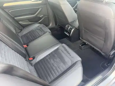 Volkswagen Passat Variant 2019 - 18900 EUR, 258985 km - AUTO.MOTO.pt - 258985km - foto 23 de 27