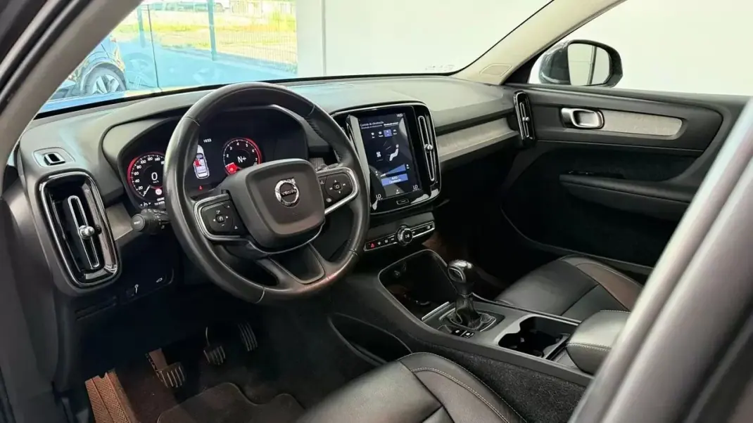 Volvo XC 40 2018 - 24990 EUR, 65080 km - 65080km - foto 18 de 30