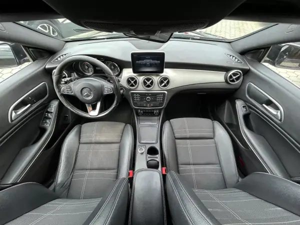 Mercedes-Benz CLA 200 2015 - 15500 EUR, 273015 km - 273015km - foto 16 de 22