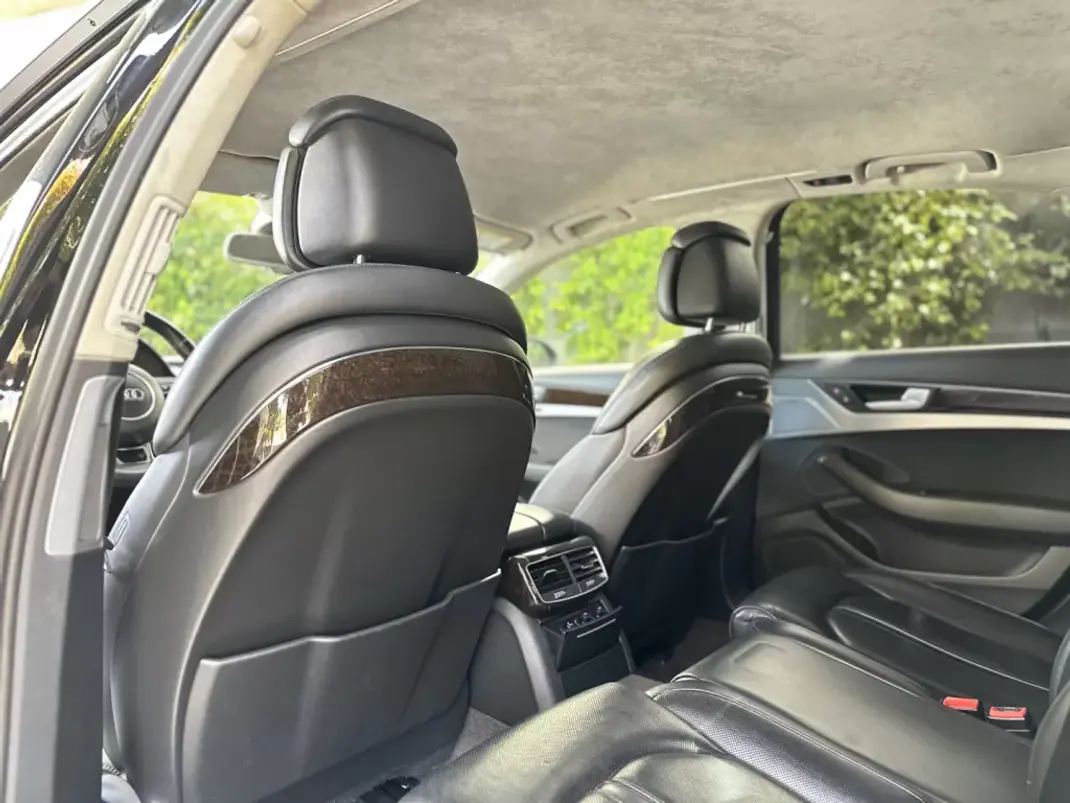 Audi A8 2016 - 39000 EUR, 170000 km - AUTO.MOTO.pt - 170000km - foto 16 de 53