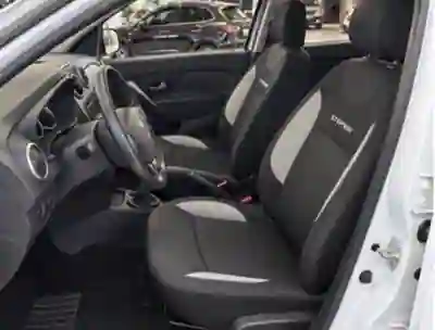 Dacia Sandero 2015 — foto 5 de 8