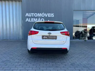 Kia Ceed SW 2018 - 10950 EUR, 79800 km - AUTO.MOTO.pt - 79800km - foto 7 de 16