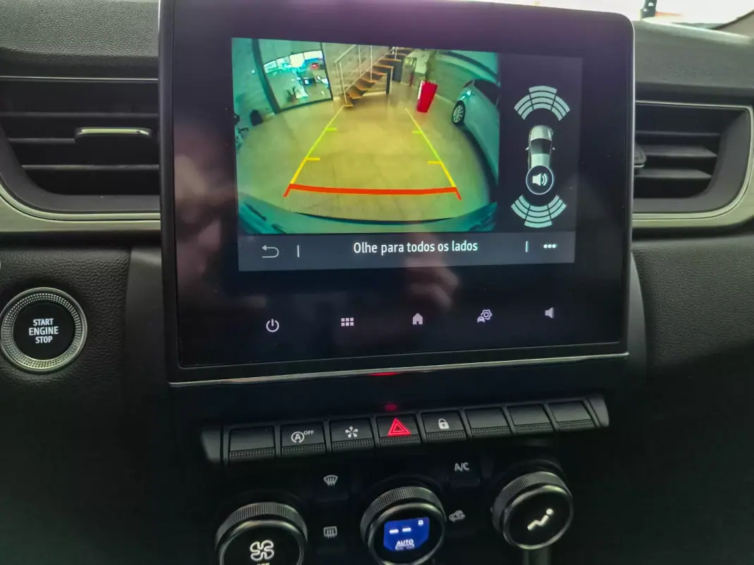 Renault Captur 2021 - 14500 EUR, 103290 km - AUTO.MOTO.pt - 103290km - foto 7 de 12